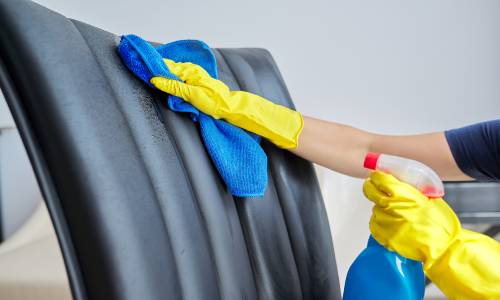Cómo lavar las sillas del comedor de tela